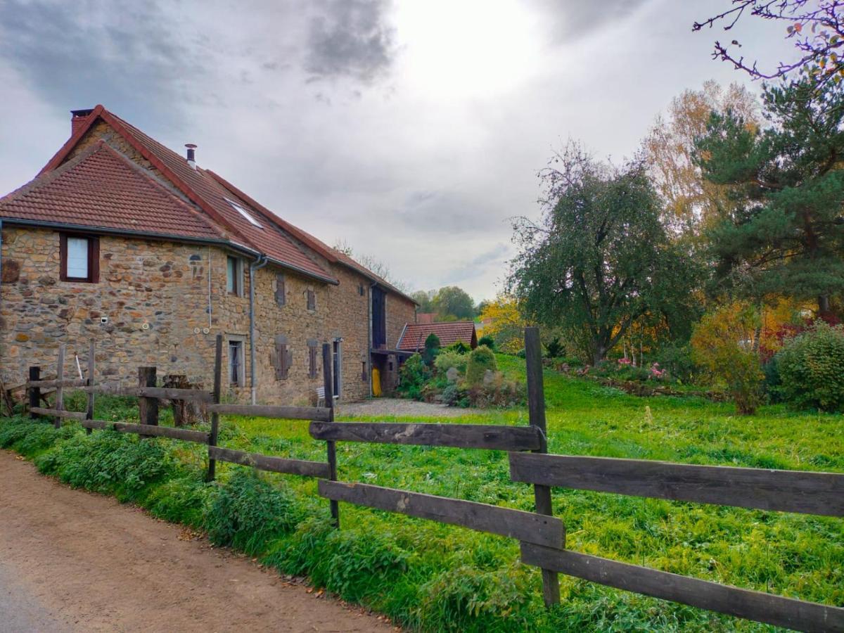 Gite Au Gre Du Vent - 12 Personnes - Calme, Nature Et Confort La Goutelle Exterior foto